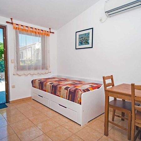 Apartman Kirac Pomer Esterno foto