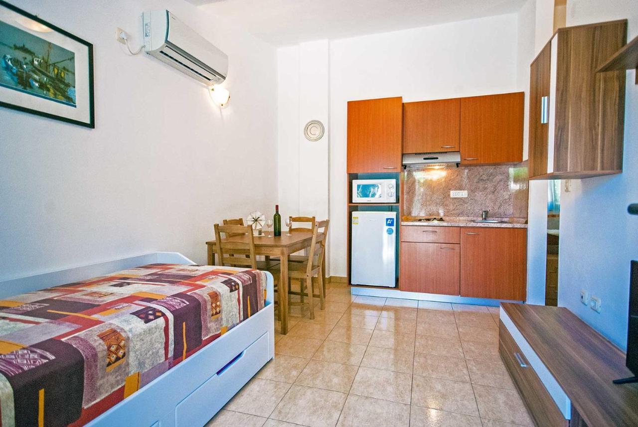 Apartman Kirac Pomer Esterno foto