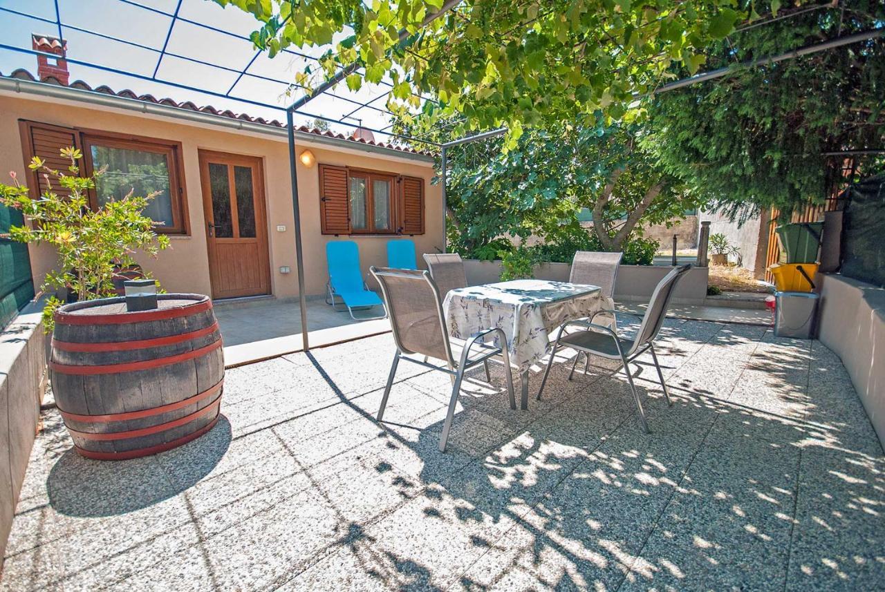 Apartman Kirac Pomer Esterno foto
